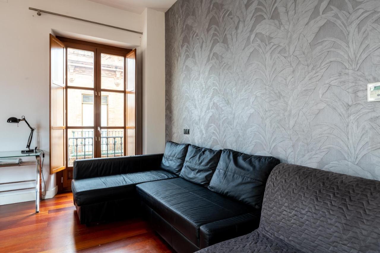 Cathedral Apartment, Upper Floor Apartment Sevilla Exterior foto