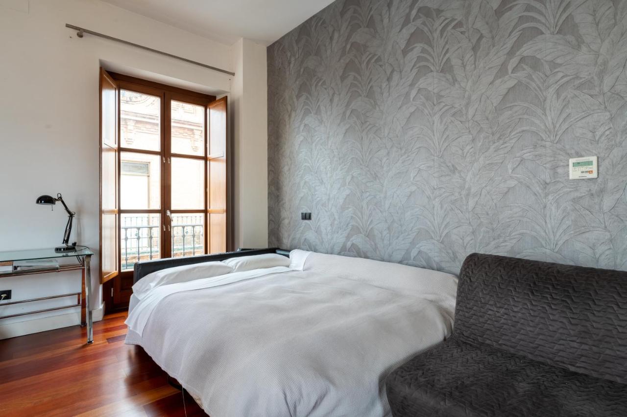 Cathedral Apartment, Upper Floor Apartment Sevilla Exterior foto