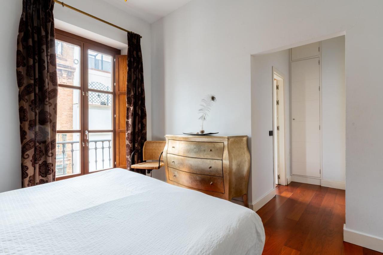 Cathedral Apartment, Upper Floor Apartment Sevilla Exterior foto
