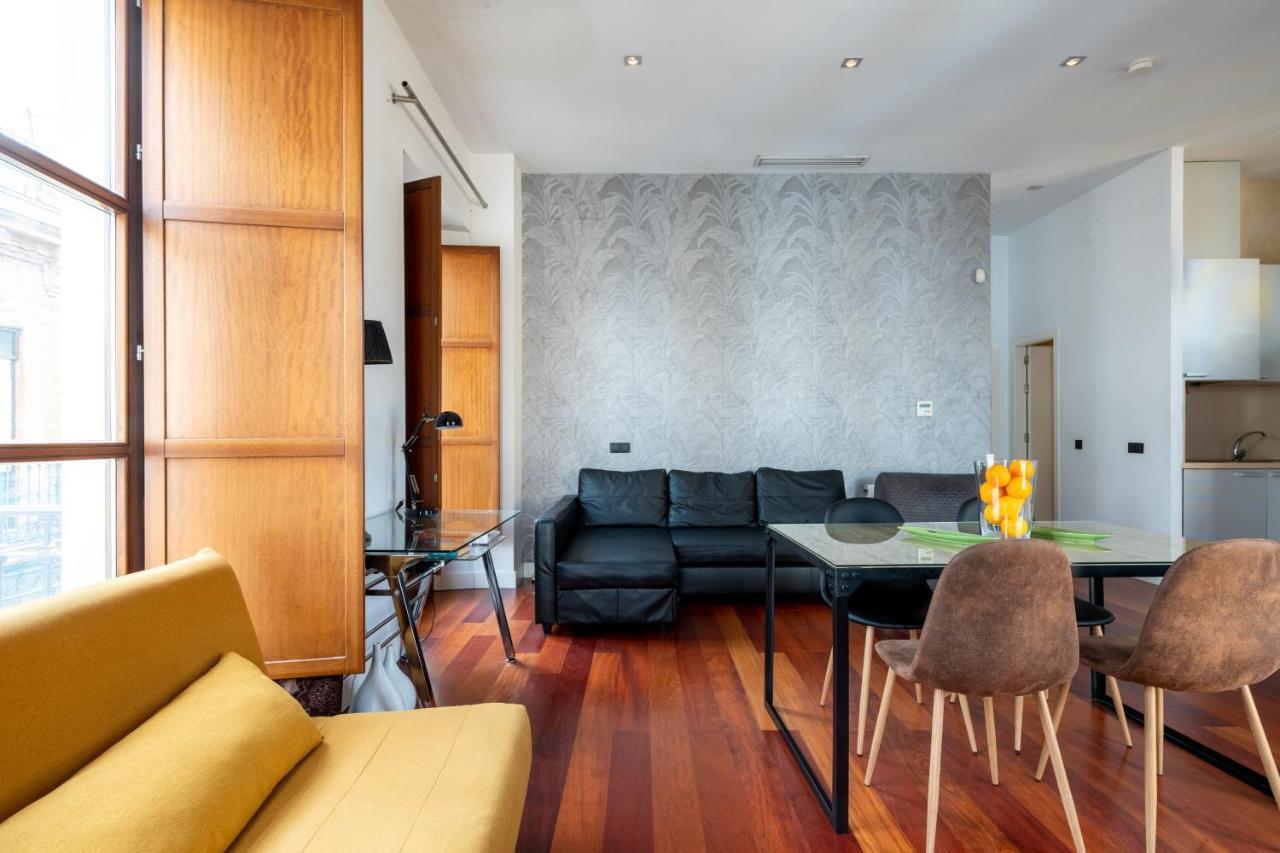 Cathedral Apartment, Upper Floor Apartment Sevilla Exterior foto