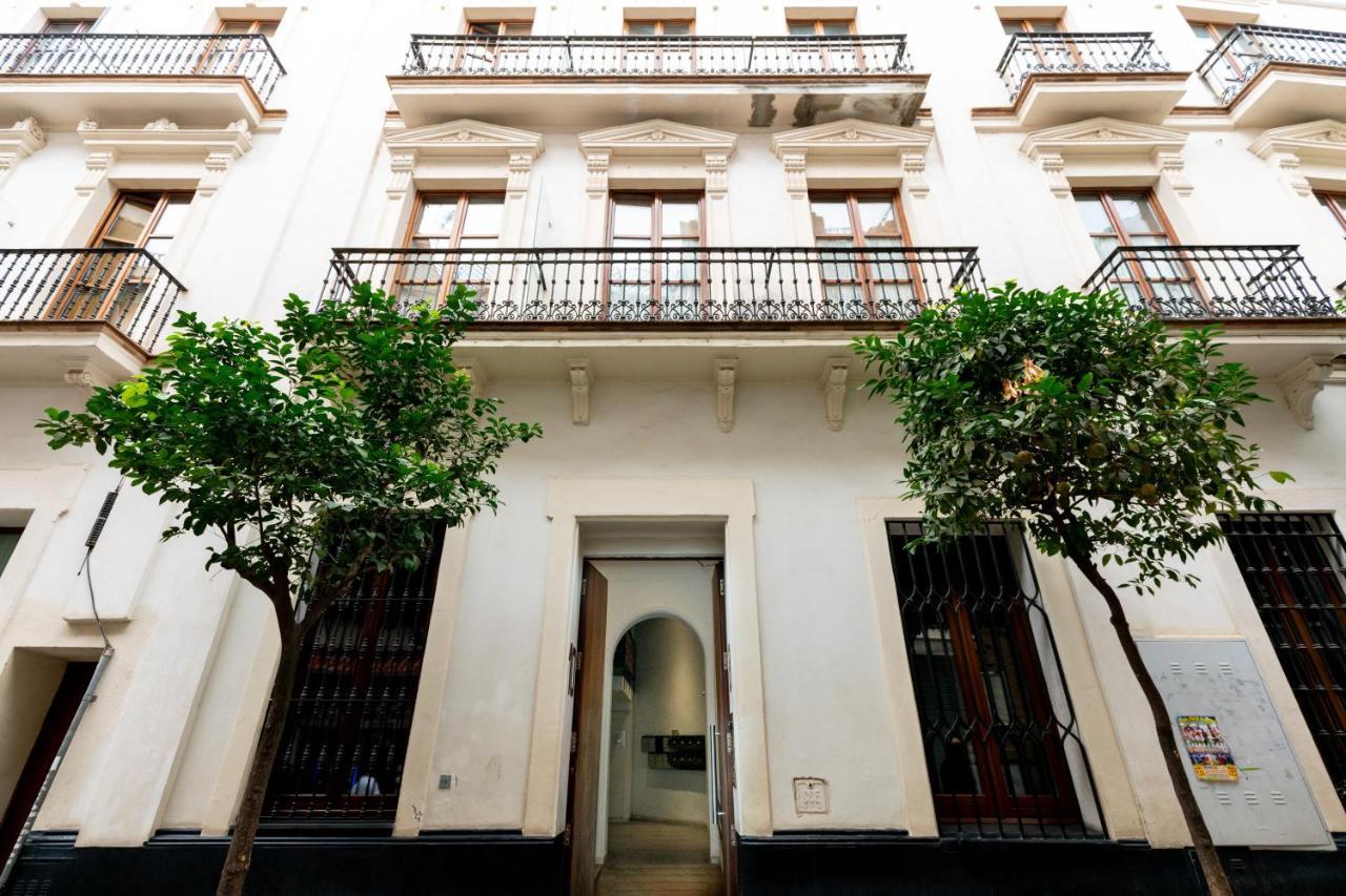 Cathedral Apartment, Upper Floor Apartment Sevilla Exterior foto