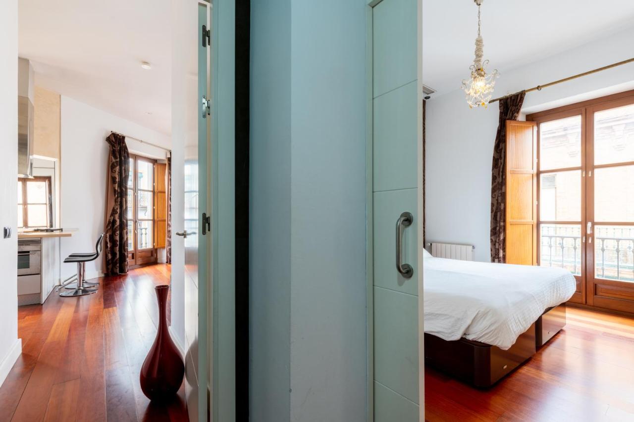 Cathedral Apartment, Upper Floor Apartment Sevilla Exterior foto