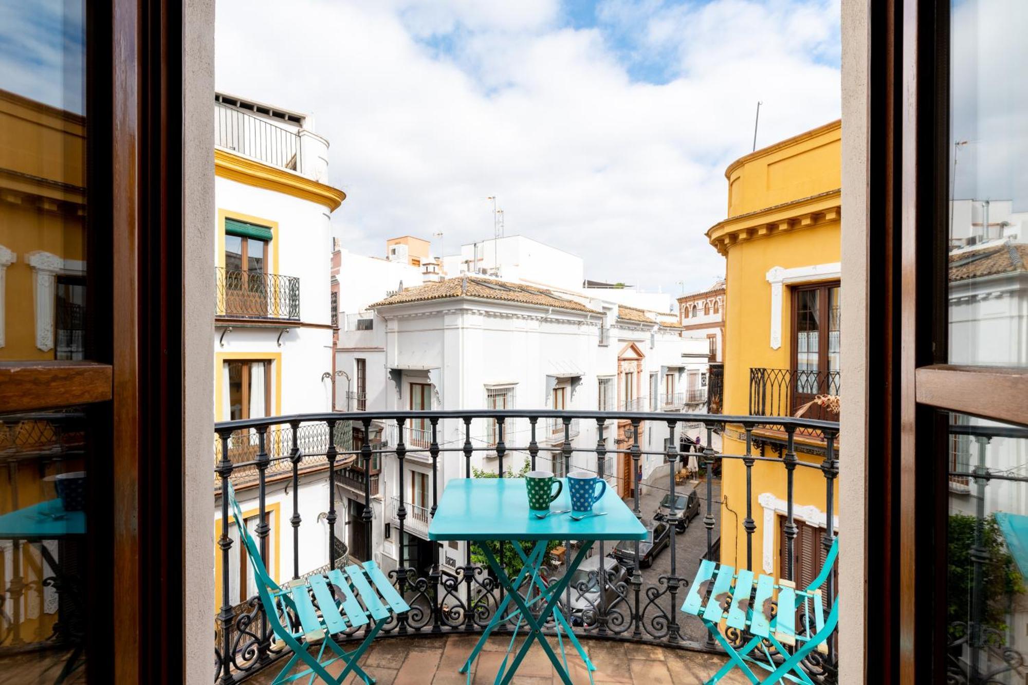 Cathedral Apartment, Upper Floor Apartment Sevilla Exterior foto