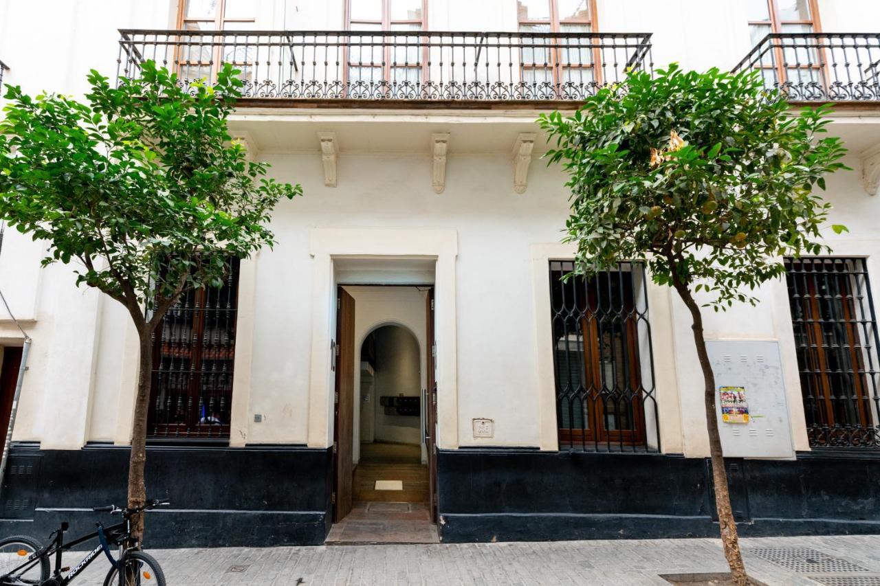 Cathedral Apartment, Upper Floor Apartment Sevilla Exterior foto